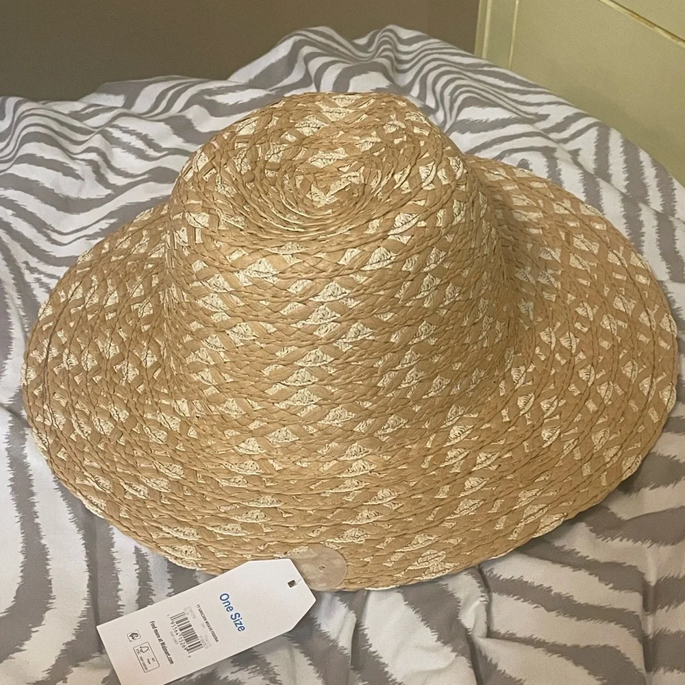 Time and Tru Women’s Grecian Weave Straw Fedora Hat